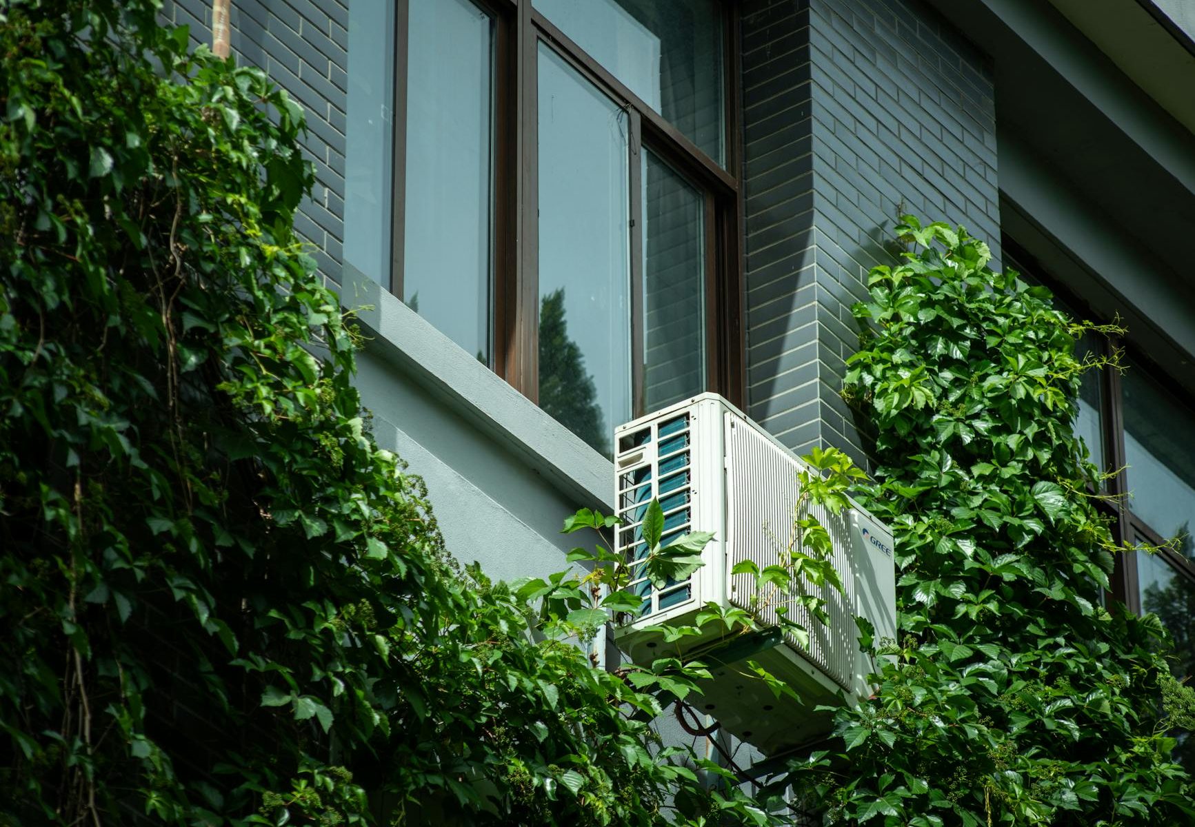 aircond inverter jimat elektrik — Sahabat Aircond servis aircond profesional Malaysia
